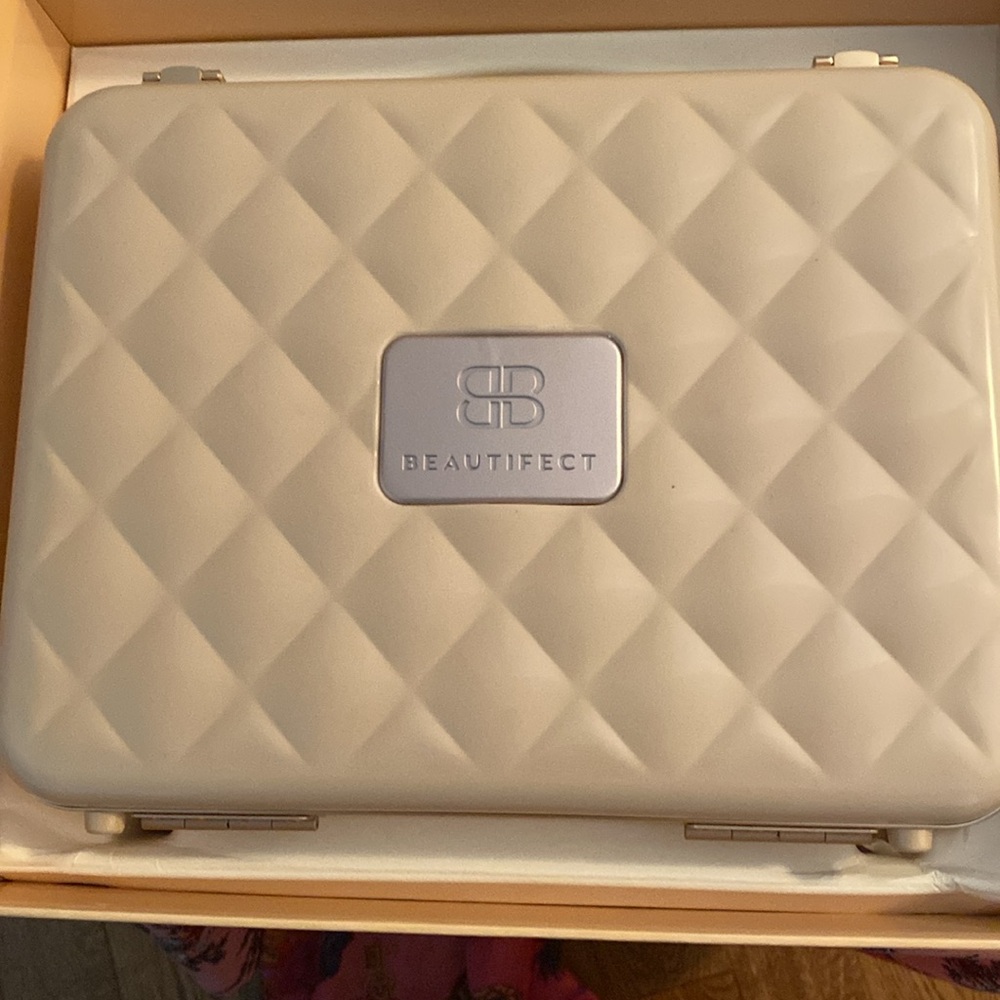 Beautifect Makeup Case